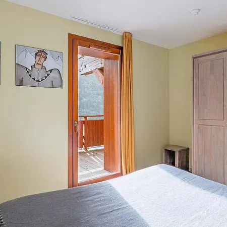 Madame Les Epinettes Apartment